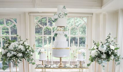 Wedding Cakes by Lisa Broughton