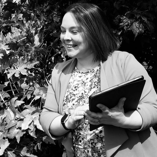 Natalie Collins, Celebrant