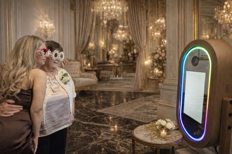 The luxe 360 photo booths
