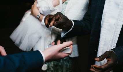 Lewis Pawley - Close Up Magician