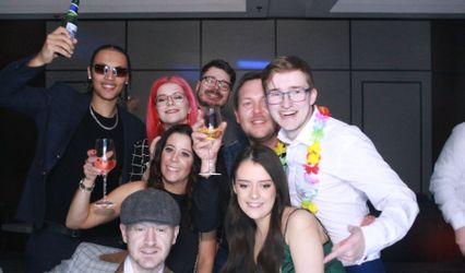 magic mirror party hire wales