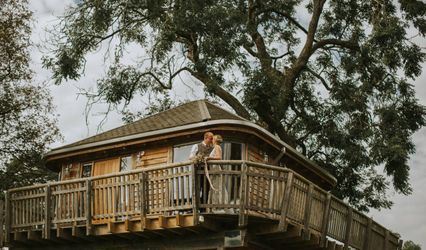 Squirrels Nest Treehouse Retreat