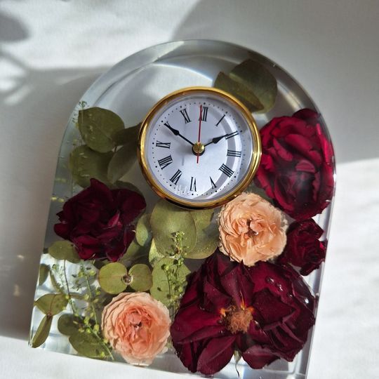 PouringSoulbyIG - Resin Floral preservation