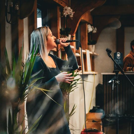 Ashleigh Wells Vocals