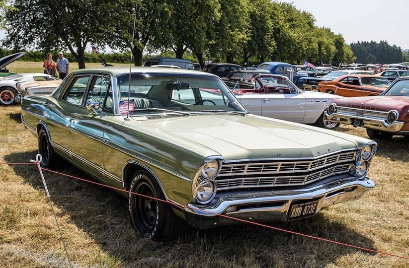 B&M American Classic Car Hire