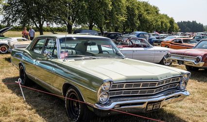 B&M American Classic Car Hire
