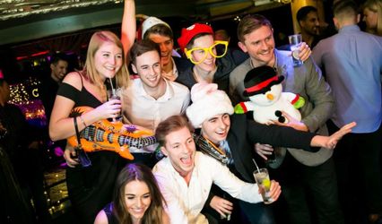 Paparazzi VIP Photo Booth and GIF Booths