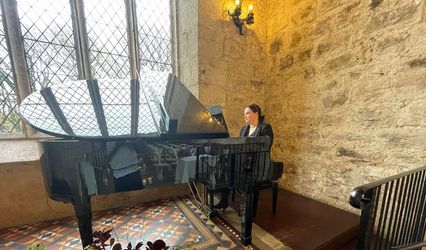 Fiona King Wedding Pianist