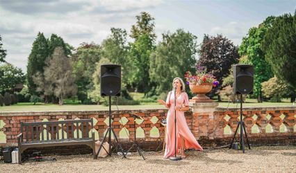 Stacey Mogg Wedding & Events Singer