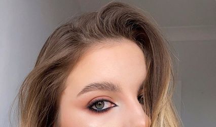 Pro Makeup Artist - Diana P
