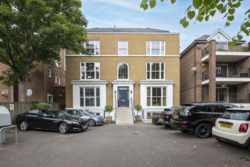 Phoenix Luxury Stays Putney