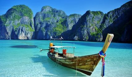 Designer Travel by Lou