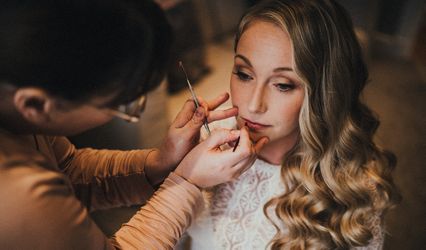 Nicola Louise Makeup Artistry