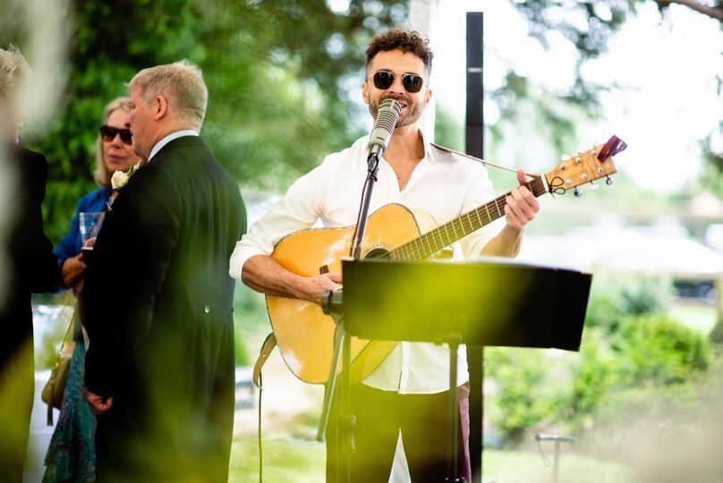 Dom Sky - Singer & Acoustic Guitarist