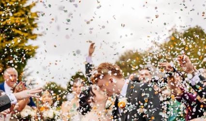 Wedfetti Confetti & Signage