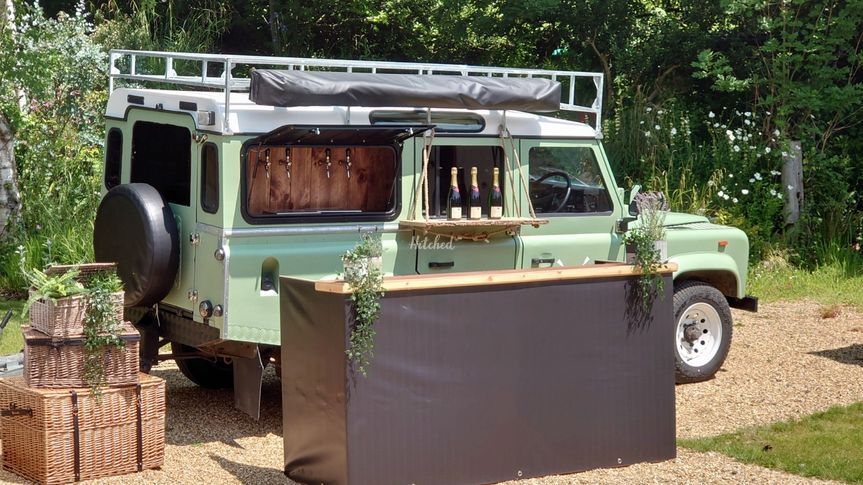 Dorset 110 Defender Mobile Bar