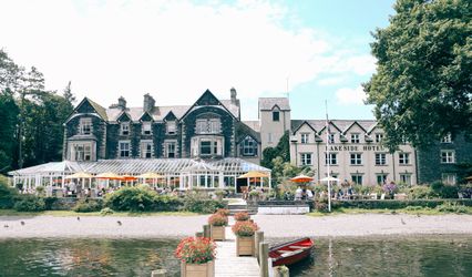 Lakeside Hotel