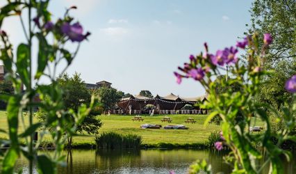 Lakeside Weddings at Maisemore Court