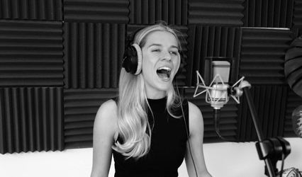 Sophie Louise Vocalist