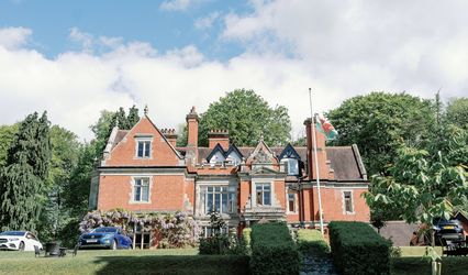 Coed-y-Mwstwr Hotel
