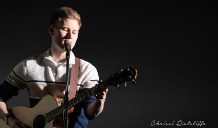 Jamie Felton Singer & (Fingerstyle) Guitarist