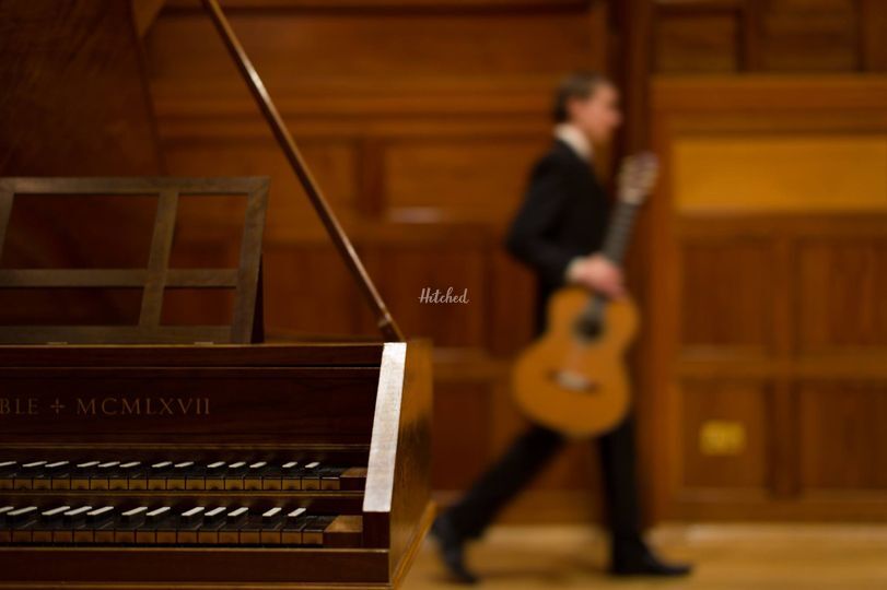 Ariel Gragnani - Classical Guitarist