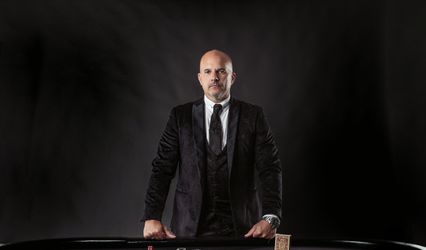 The Modern Conman - Magician
