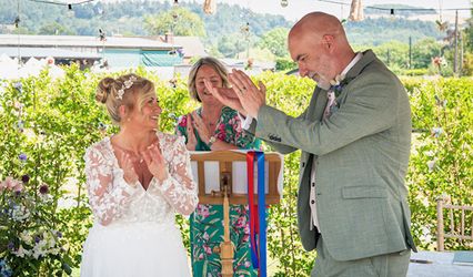 Ceremonies by Lisa Rogers - Celebrant