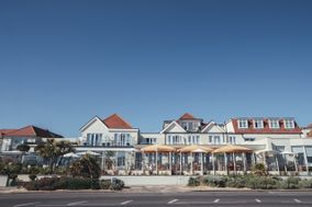 The Roslin Beach Hotel