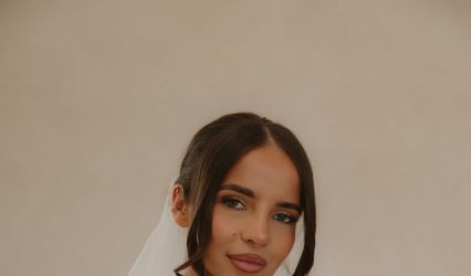 Robyn Strong Makeup Artist