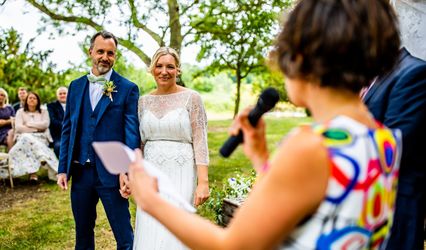 Abbi Jinks Wedding MC