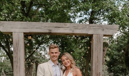 Georgia’s Dog Wedding Chaperoning