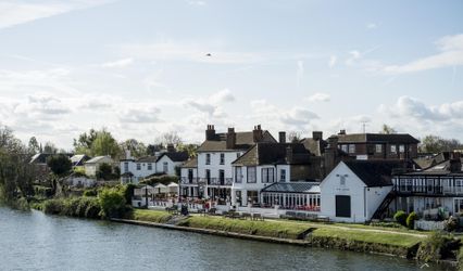 The Swan Hotel, Staines