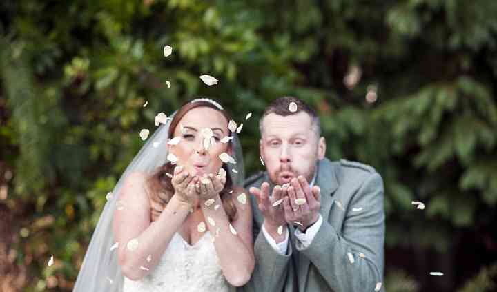 real petal confetti