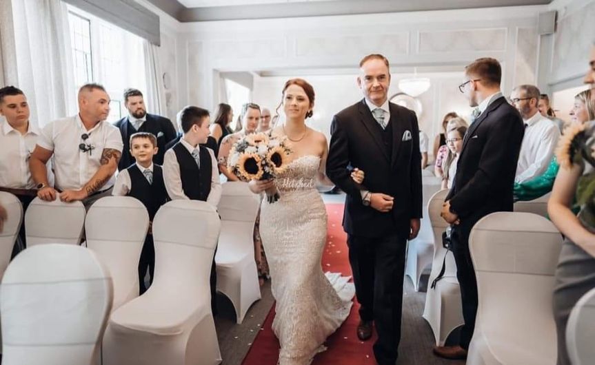 Bridal hair & Makeup by Tammy Lamare