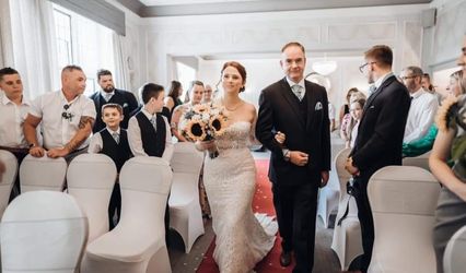 Bridal hair & Makeup by Tammy Lamare