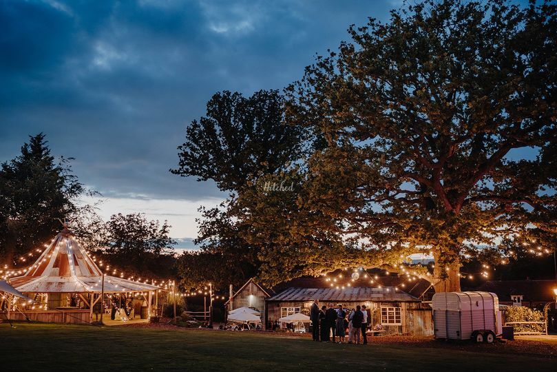 Oak Tree Barn Weddings