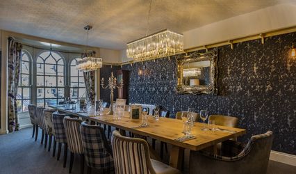 Golden Fleece Hotel