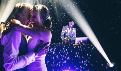 Future Media - High-end Wedding DJs
