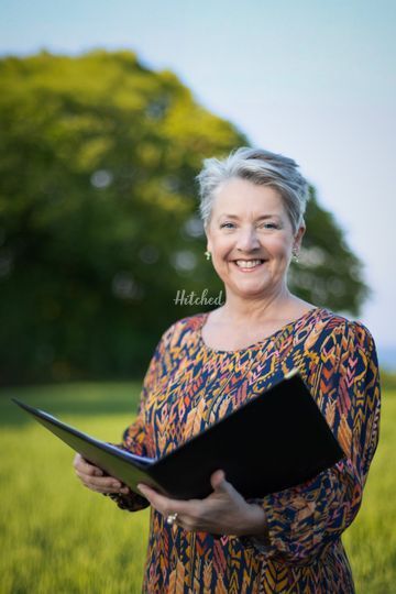 Rose Wanders Celebrant