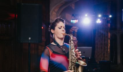 Miss Leeloo Sax