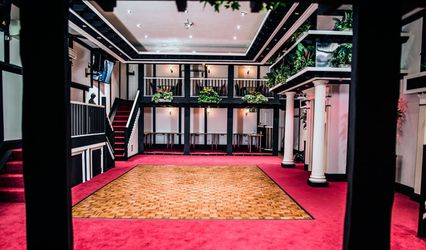 Hunt's Lounge