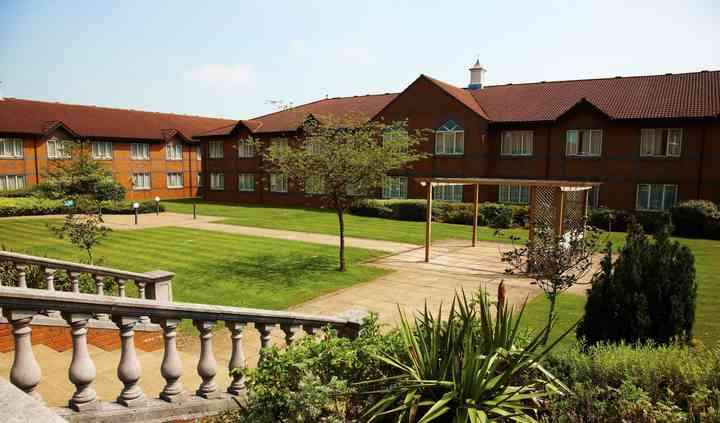 Mercure Daventry Court Hotel Wedding Venue Daventry Northamptonshire Hitched Co Uk