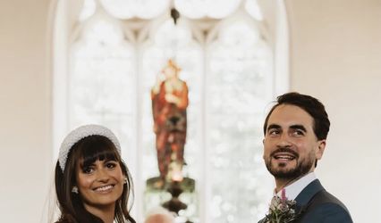 Izzy Foster-Wild Hair & Make-up Artist