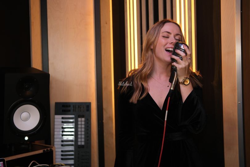 Amy Bates Vocalist