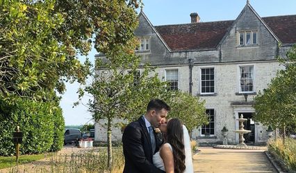 Magic Moments Social - Content Creator