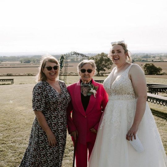 The Event Carer: professional wedding care support services