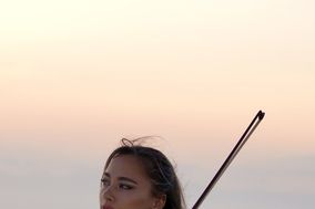 Anna Edelweiss Dovak violinist