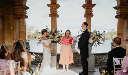 Sarah Holliday Celebrant