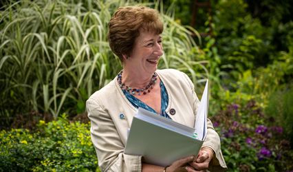 Fiona Mac Celebrant